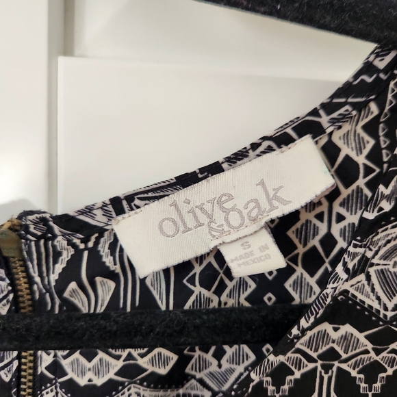 OLIVE & OAK Black White blouse - Picture 5 of 6